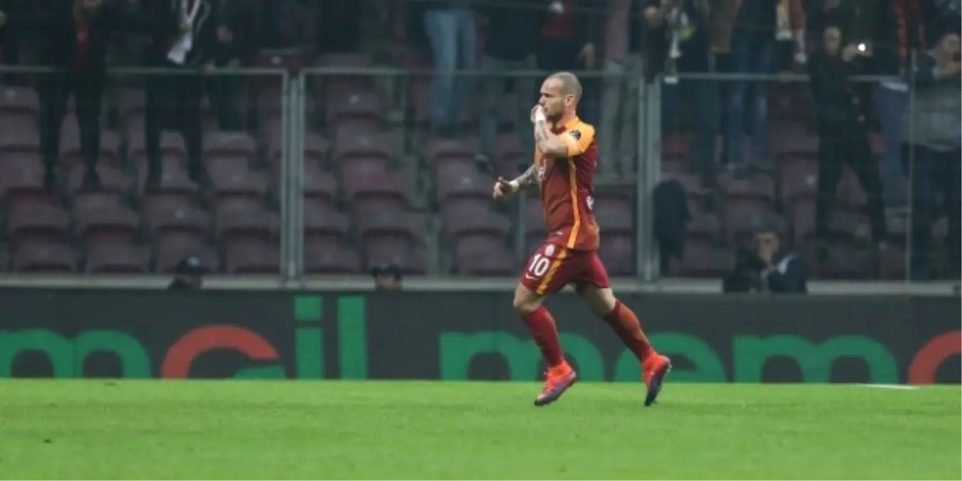 Sneijder İçin Tarihi Maç!