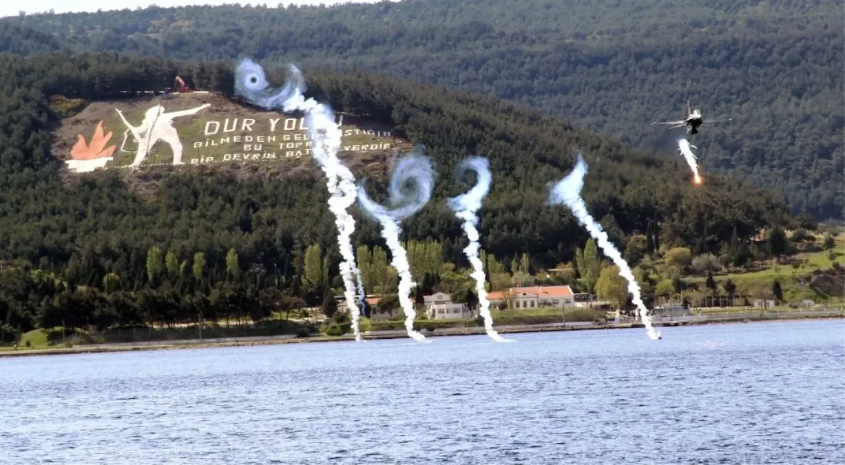 Solotürk\' Bir Kez Daha Hayran Bıraktı