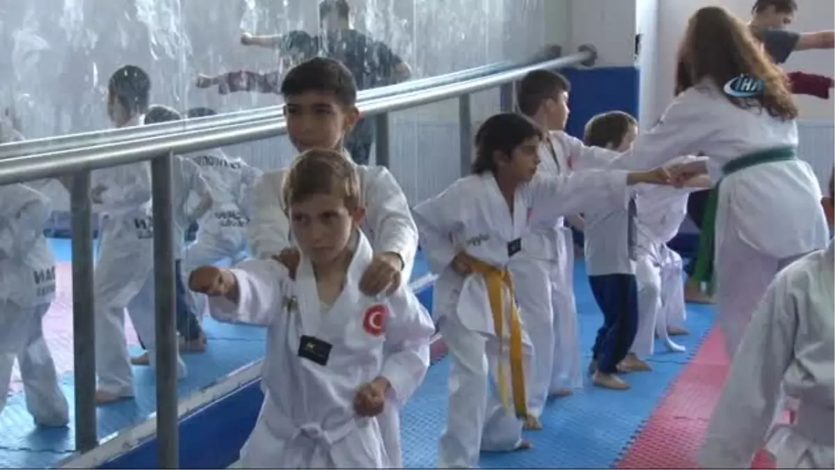 Taekwondo ile Büyüyüp Geleceklerine Yön Veriyorlar