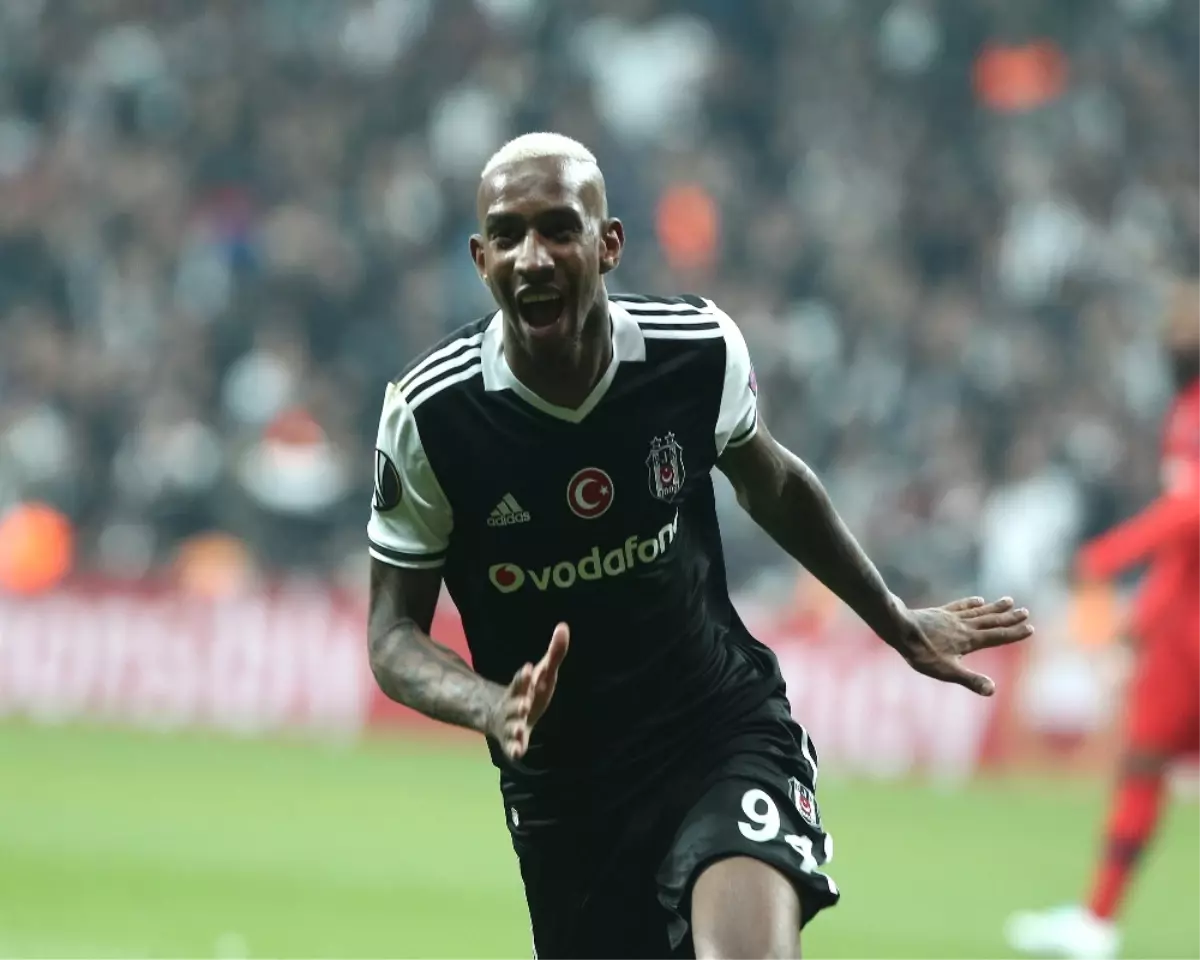 Talisca Attı Güneş, Adriano\'ya Koştu