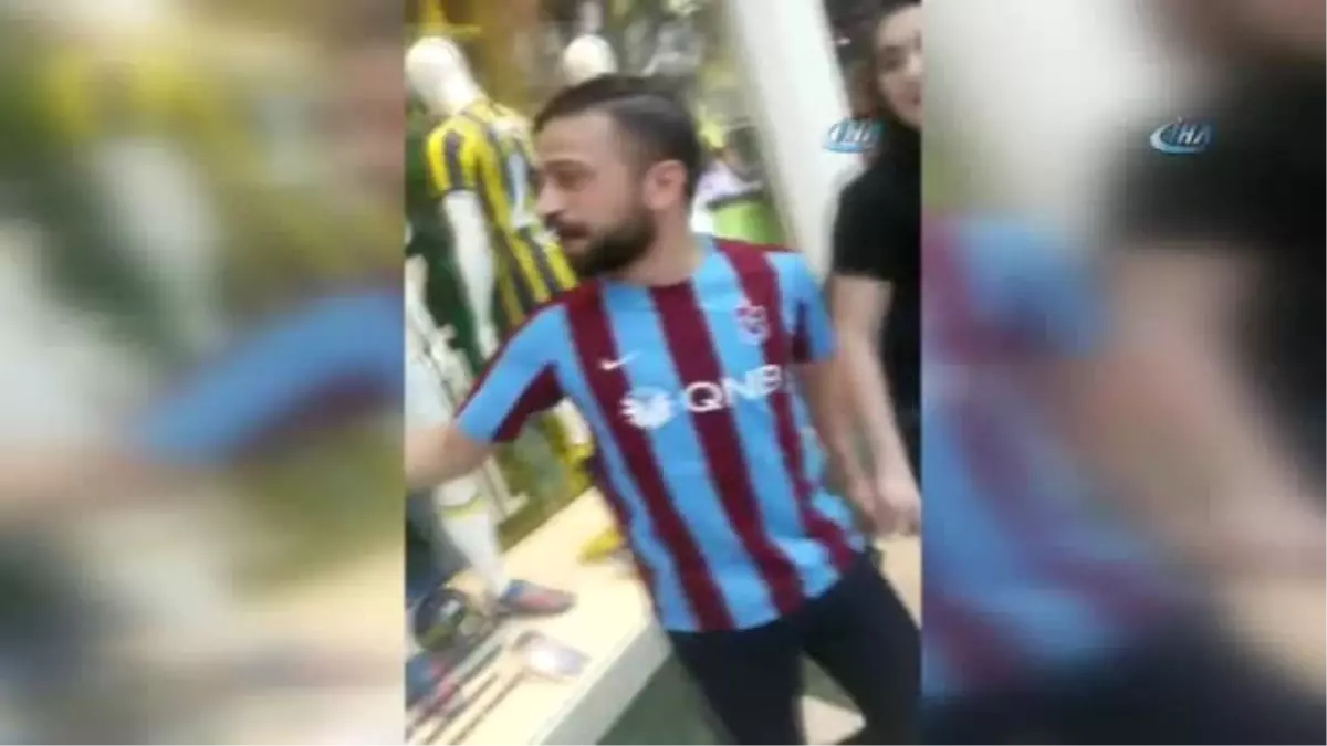 Trabzonsporlu Taraftarlar, Horon Oynayarak Fenerium Mağazası\'na Girmek İstedi