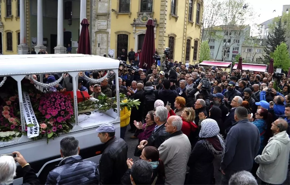 Usta Oyuncu Bülent Kayabaş Son Yolculuğuna Uğurlandı