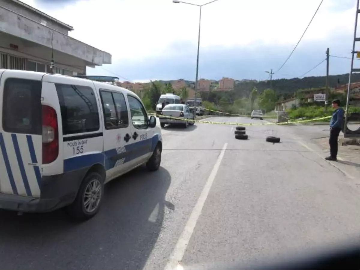 Yol Kenarında Yürüyen Gence Çarptı; Yardım Etmek Yerine Kaçtı