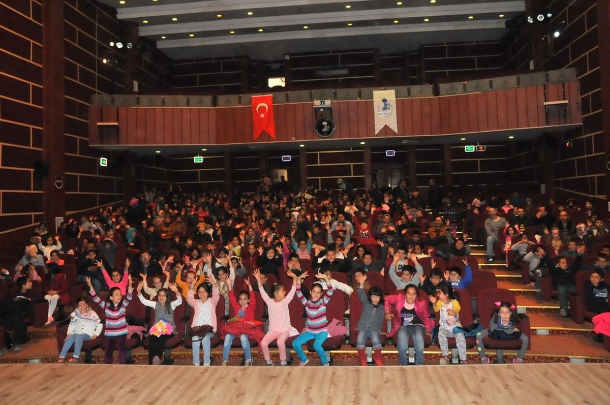 Akşehir Belediyesi\'nden Çocuklara 23 Nisan Sürprizi