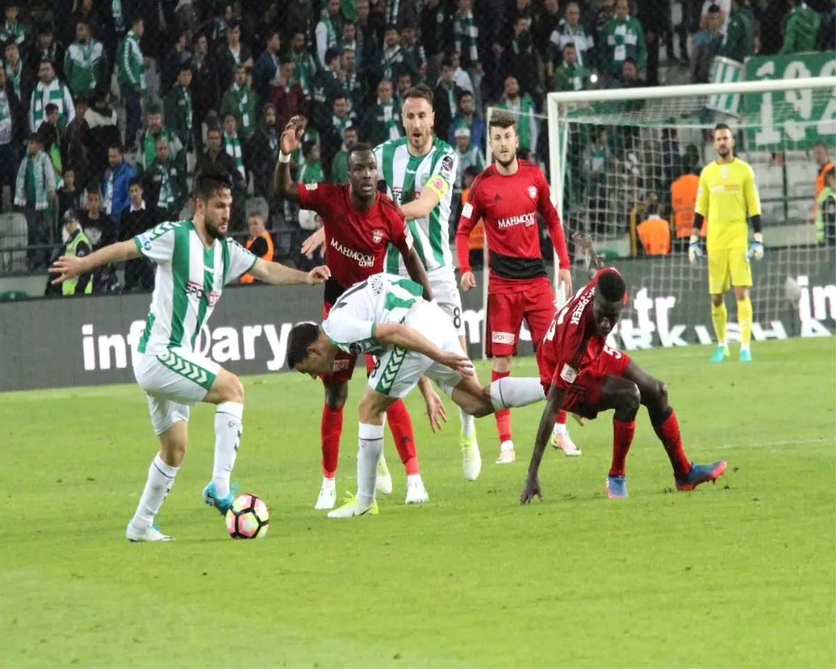 Atiker Konyaspor Sahasında Yenildi