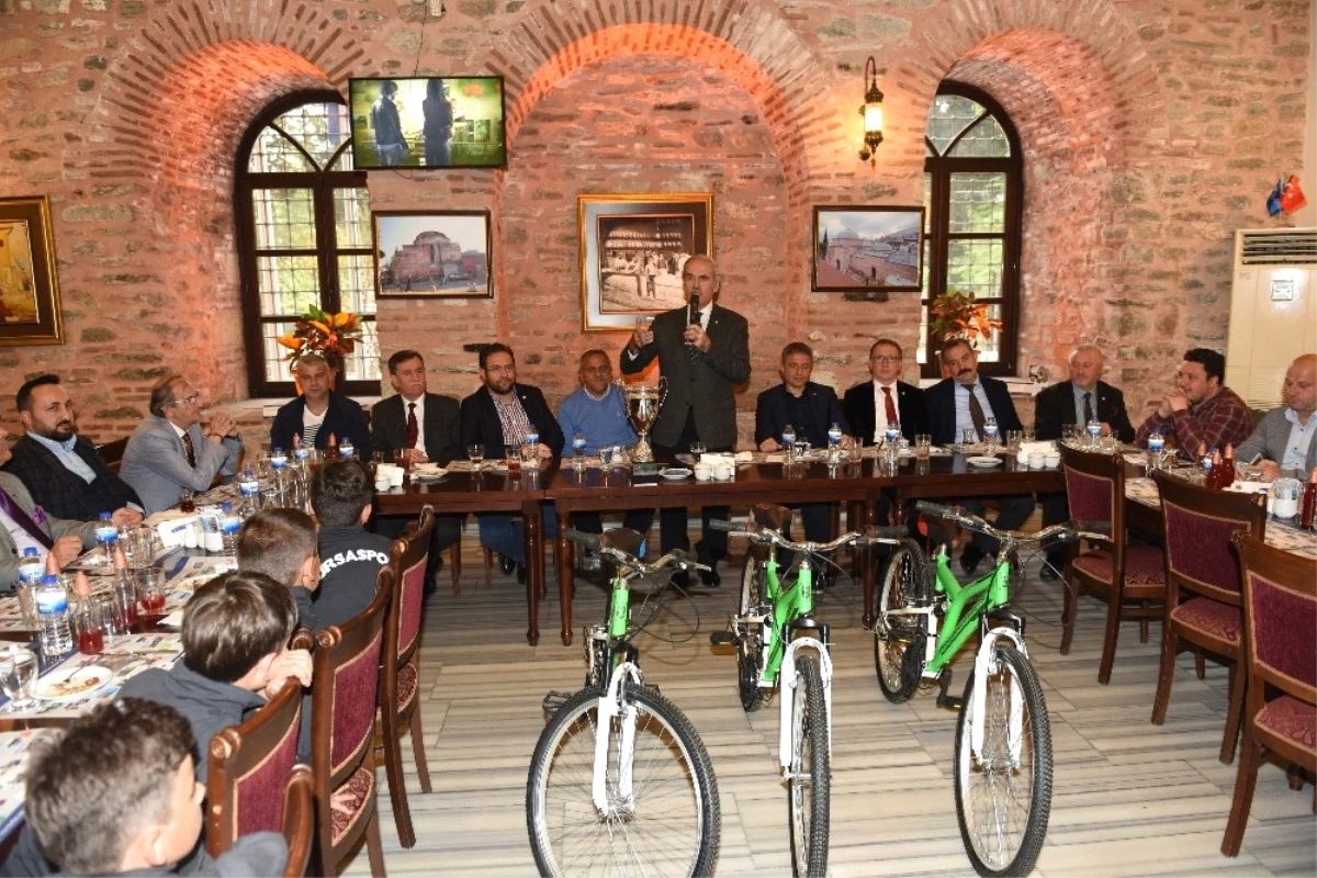 Başkan Altepe\'den Genç Şampiyonlara Bisiklet