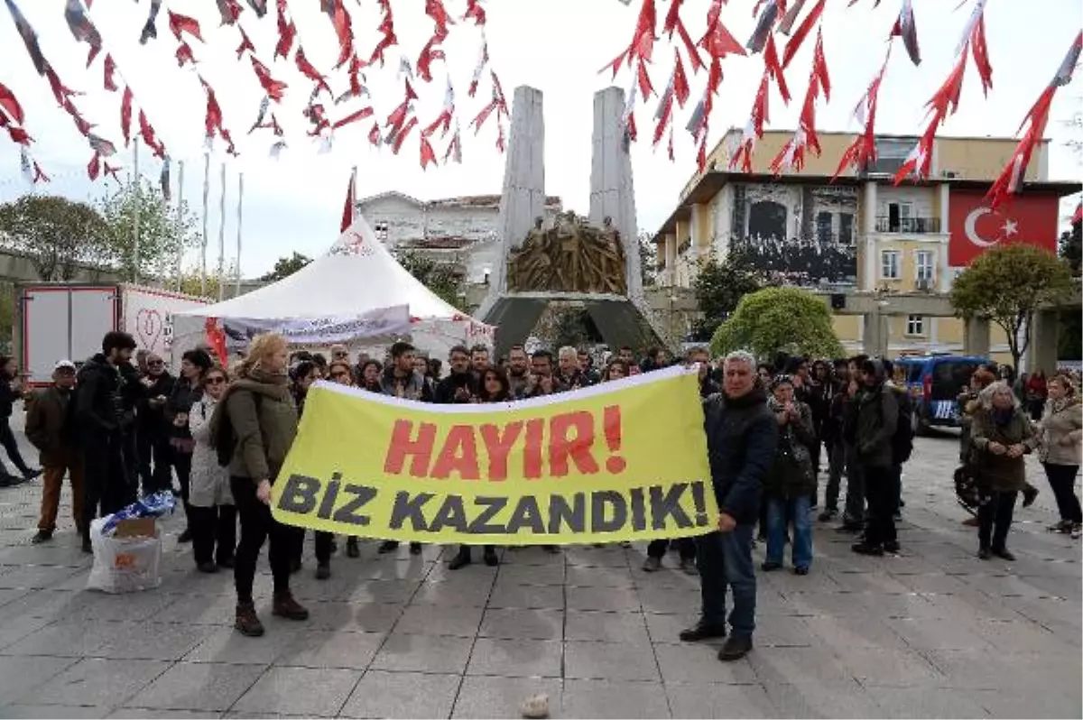 Kadıköy ve Bakırköy\'de Referandum Protestoları