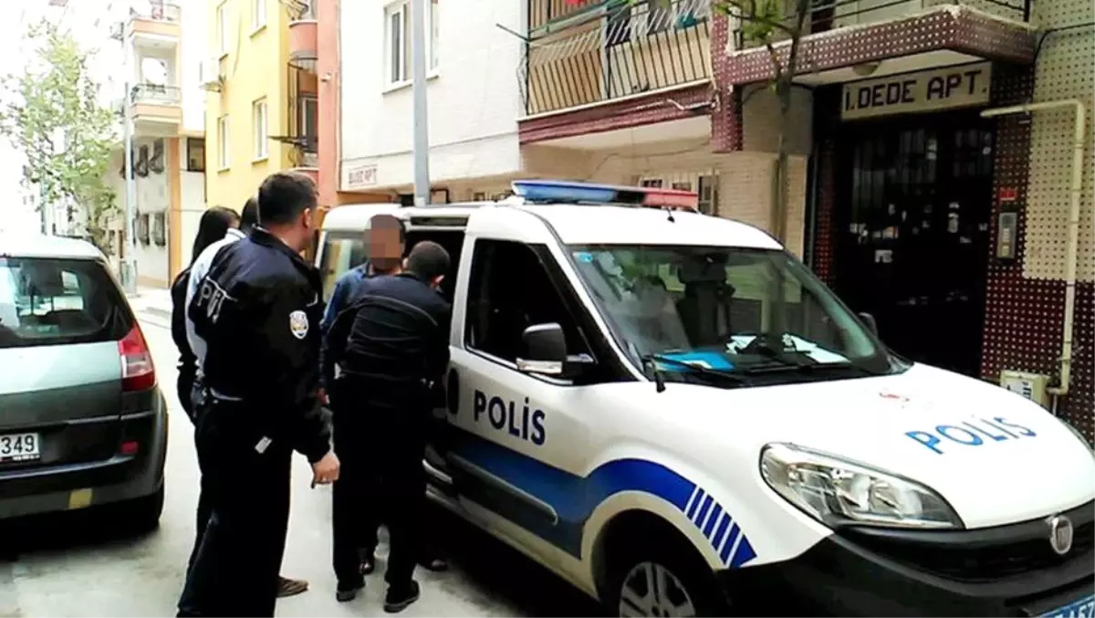 Manisa\'da Eşini ve Sevgilisini Yatak Odasında Basan Öfkeli Koca Dehşet Saçtı