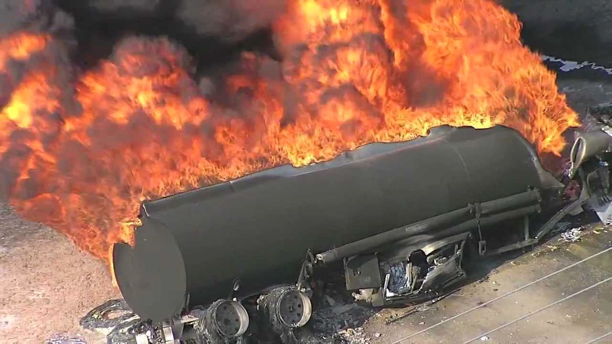 Mekke-Cidde Otobanında Tanker Yangını