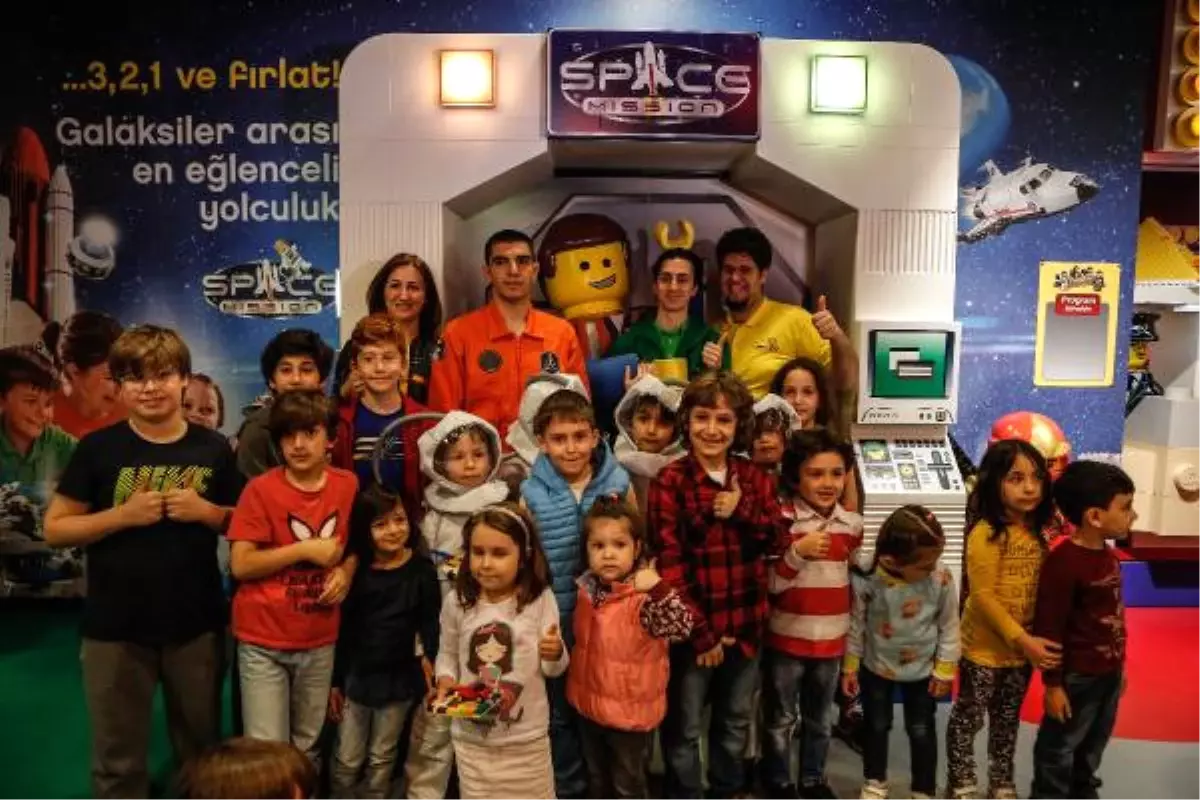 Türkiye\'nin İlk Uzay Yolcusu Legoland\'de Çocuklarla Buluştu (Yeniden)