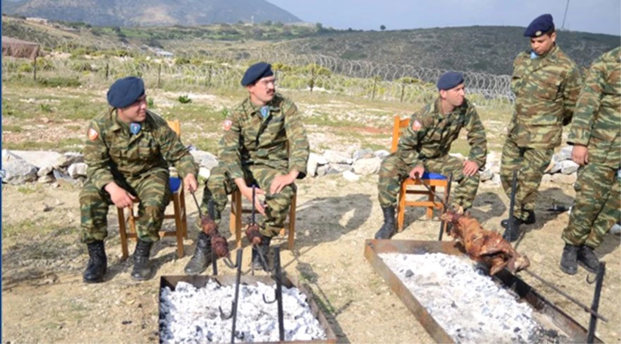 Yunan Askerleri, Eşek Adası\'nda Kuzu Çevirdiler