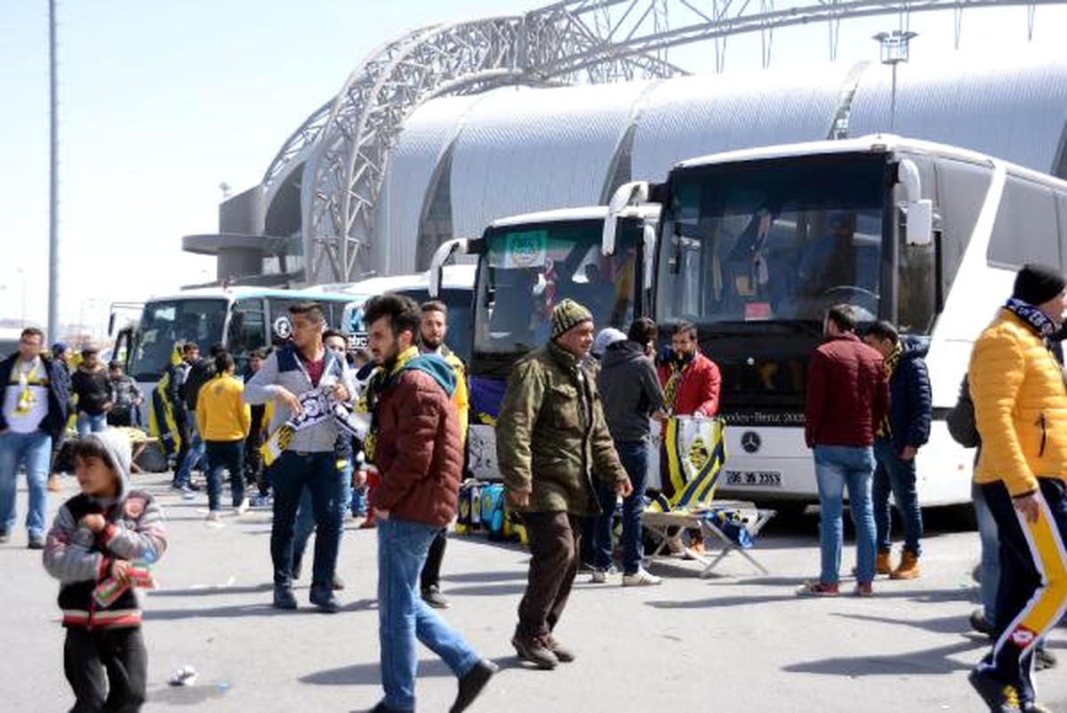Ankaragücü Taraftarı Kayseri Erciyesspor Maçına Akın Etti