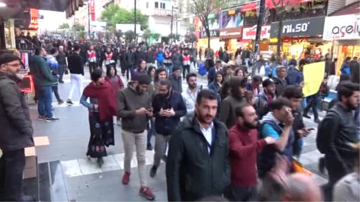 Avcılar\'da Referandum Sonuçları Protesto Edildi