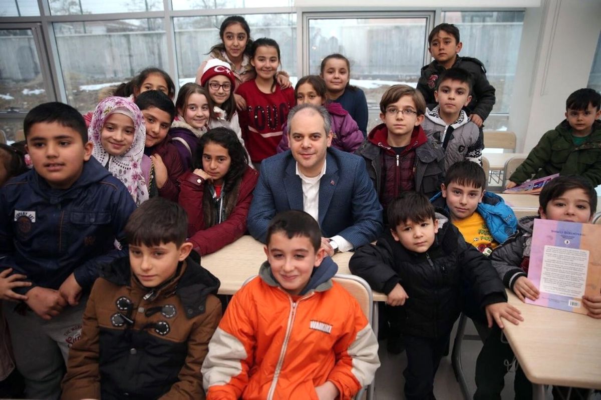 Bakan Çağatay Kılıç\'ın "23 Nisan" Mesajı