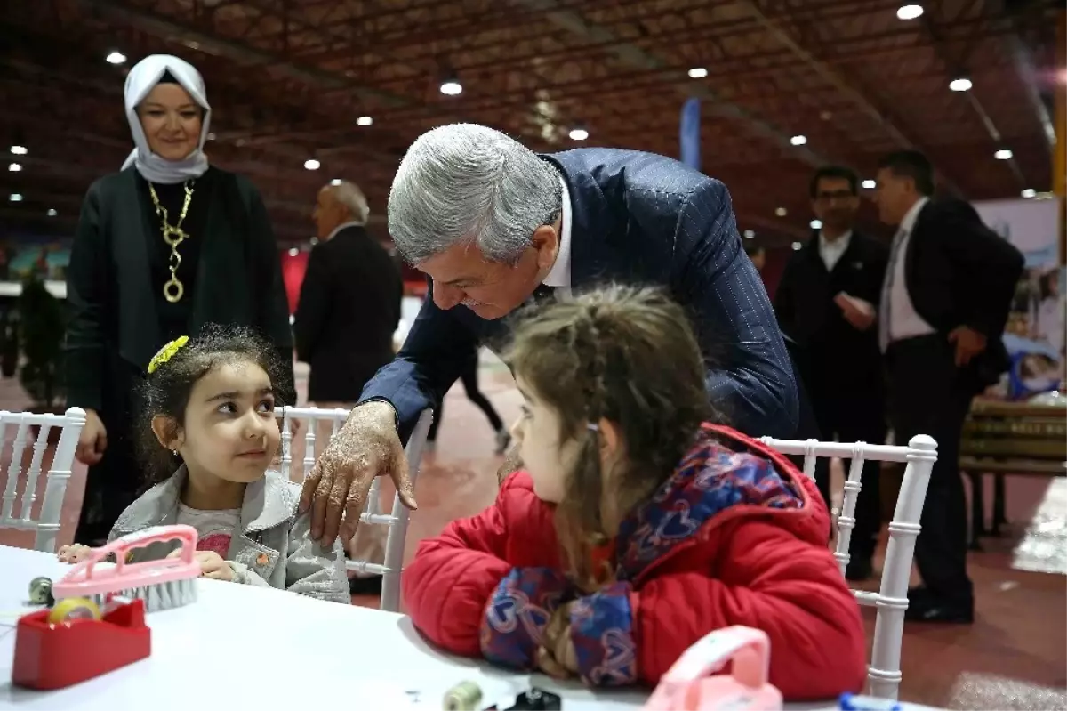 Başkan Karaosmanoğlu: "Bilimin Peşinden Koşacak Heyecanı Veriyoruz"