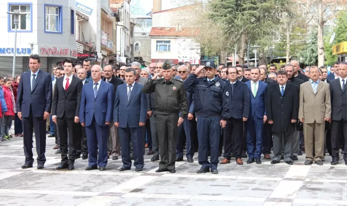 Beyşehir\'deki 23 Nisan Kutlamaları Hava Muhalefetine Takıldı