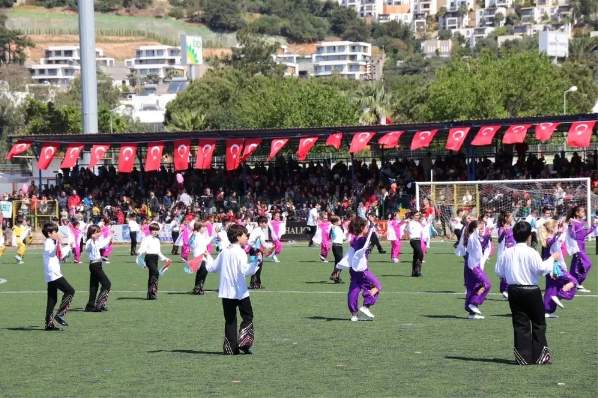 Bodrum\'da 23 Nisan Ulusal Egemenlik ve Çocuk Bayramı Kutlamaları