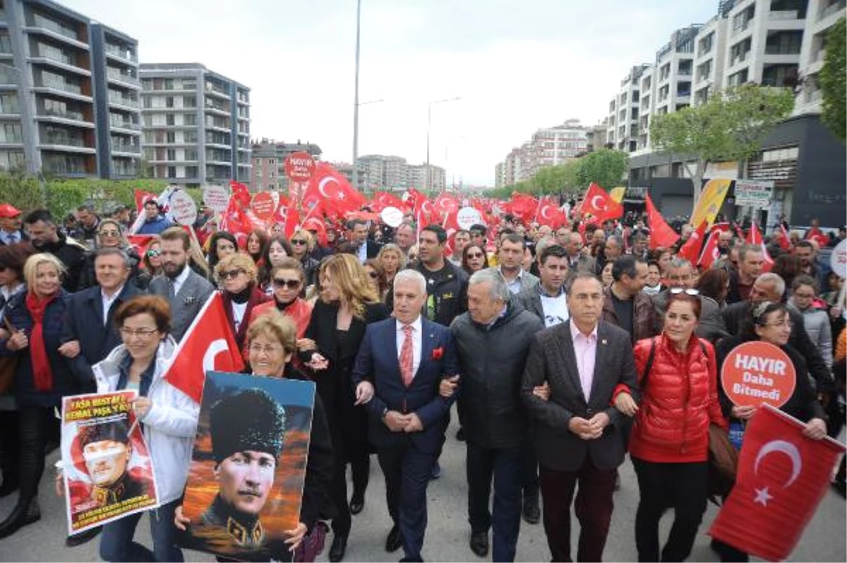 Bursa\'da Coşkulu 23 Nisan Yürüyüşü