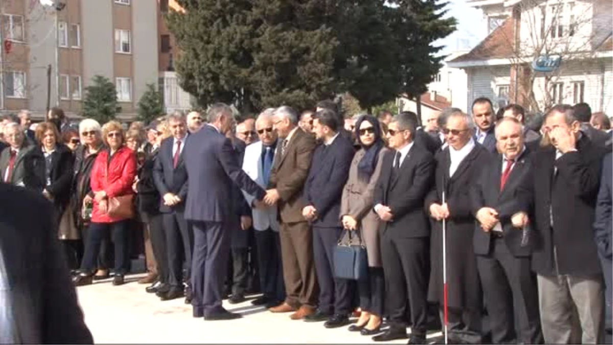 Büyükçekmece\'de Atatürk Anıtı Törenle Açıldı