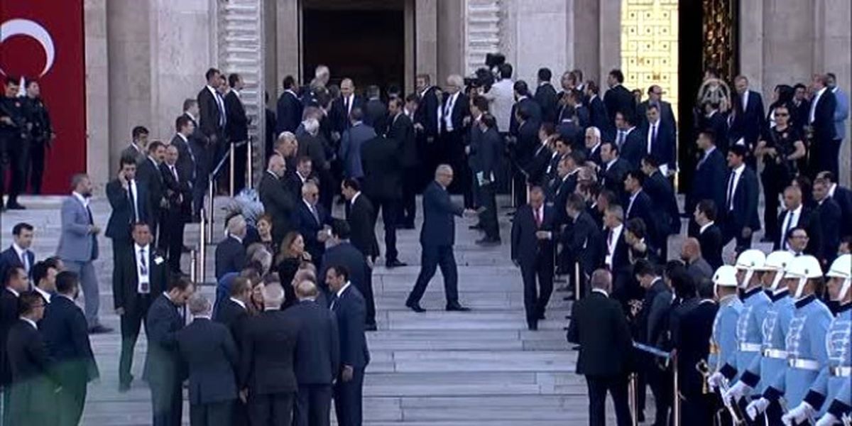 Cumhurbaşkanı Erdoğan, TBMM\'den Ayrıldı