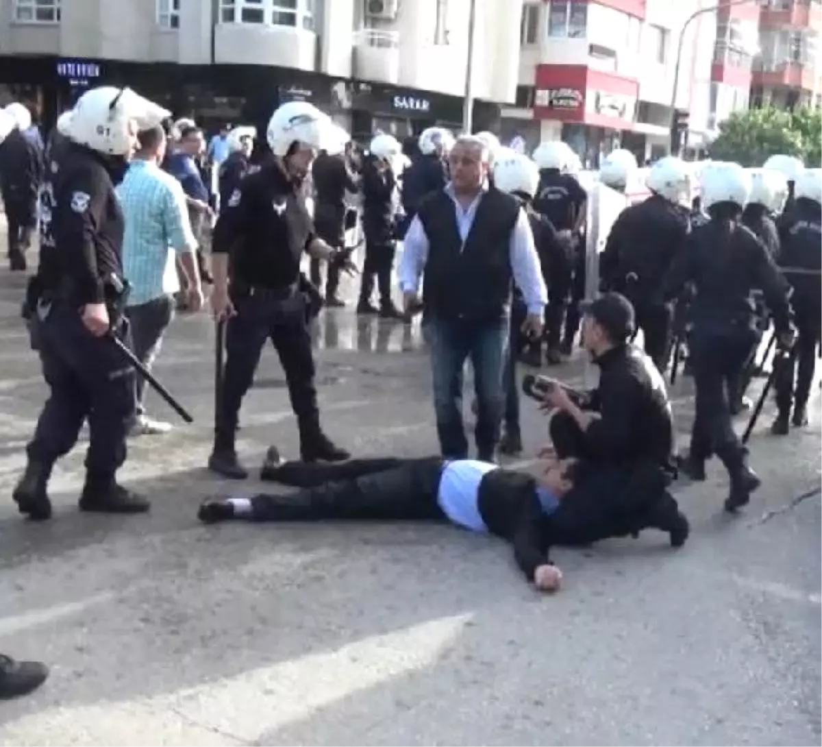 Furkan Vakfı Üyelerine Polis Müdahalesi (3)