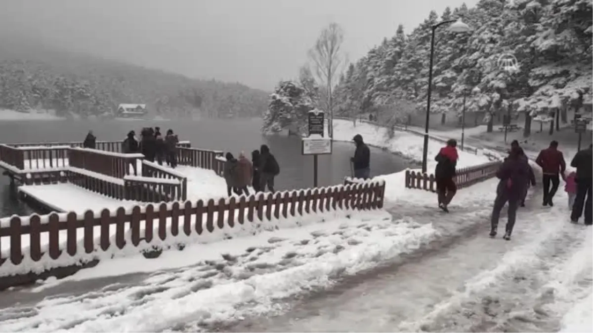 Gölcük Kar Yağışına Rağmen Tatilcileri Ilgi Odağı Oldu - Bolu