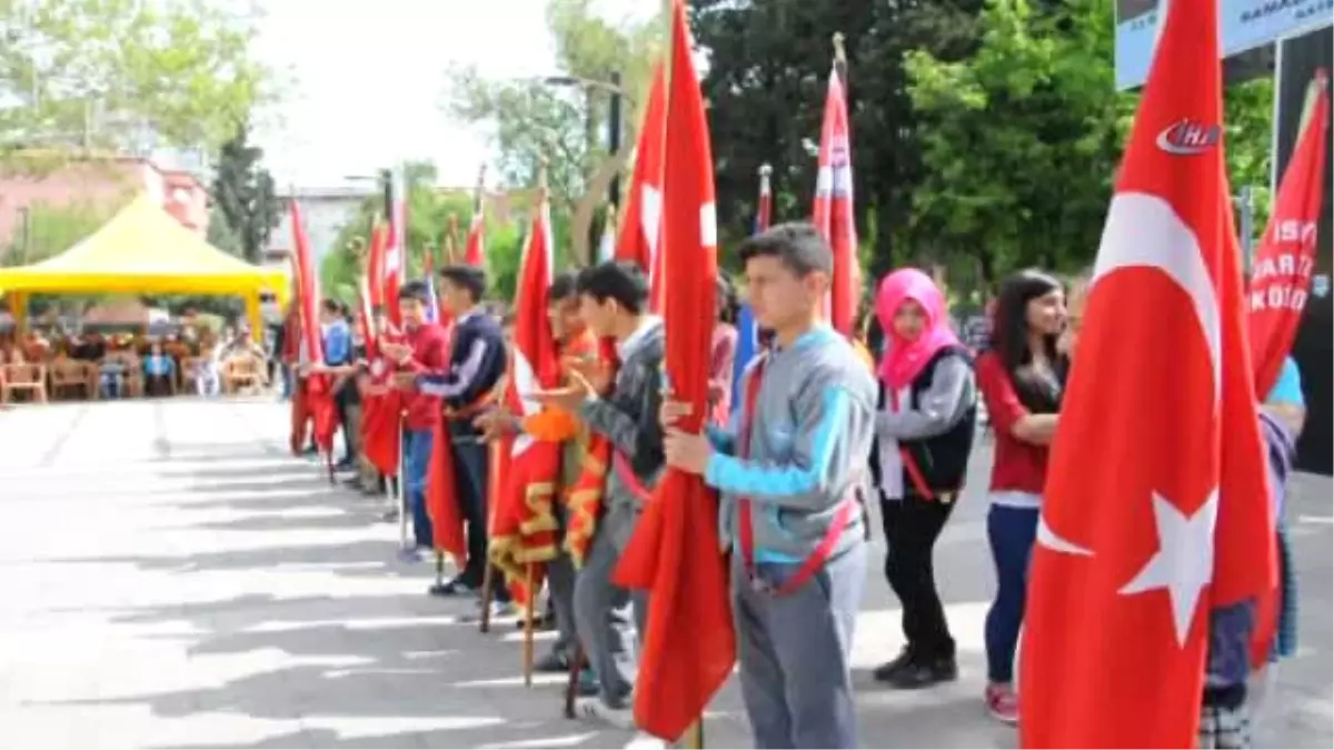 İslahiye\'de 23 Nisan Şehit Nedeniyle Buruk Kutlandı