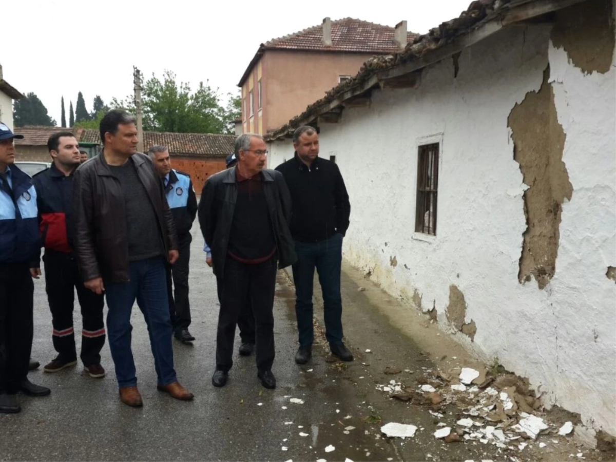Manisa Büyükşehir\'den Deprem Sonrası Saruhanlı\'da Hasar Tespiti