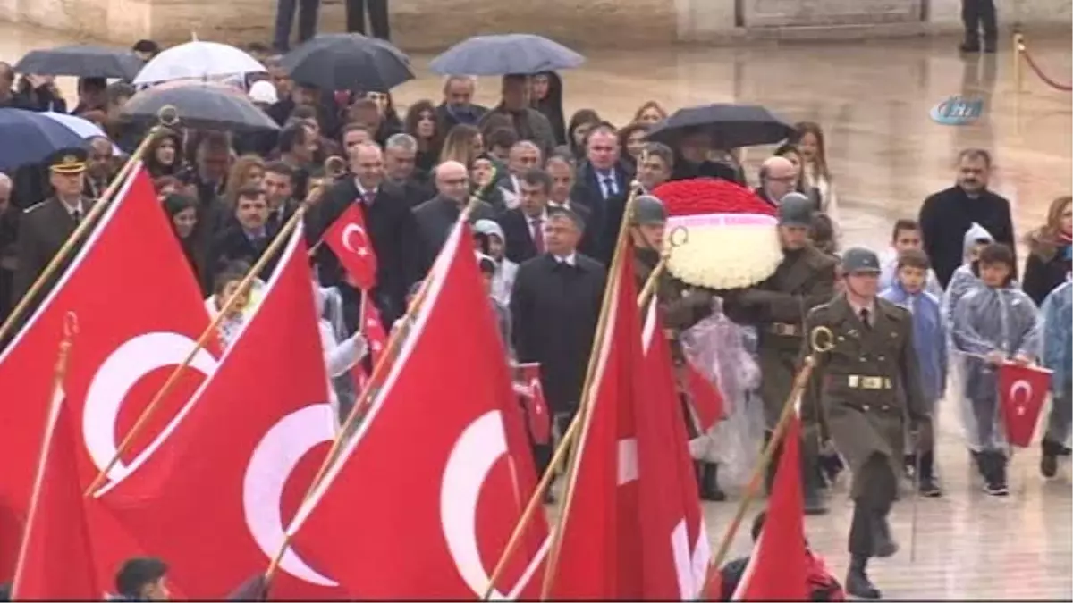 Milli Eğitim Bakanı Yılmaz, Çocuklarla Birlikte Anıtkabir\'de