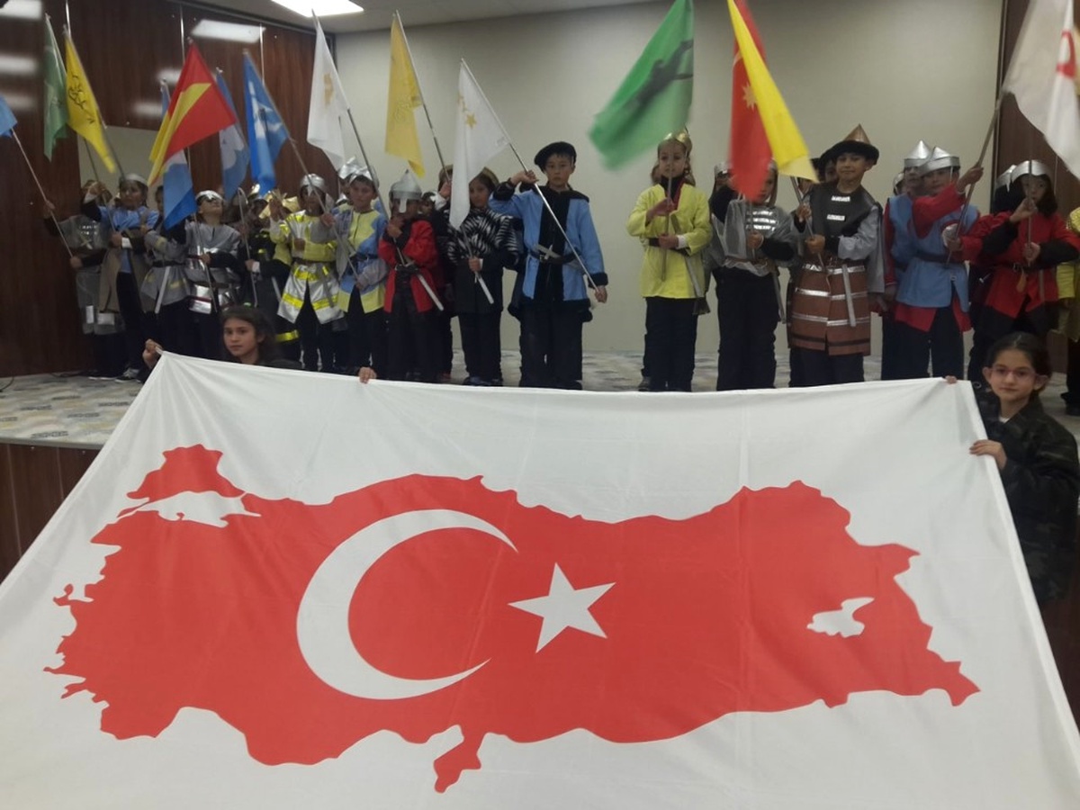 Müdür Yardımcısı Mehmet Yüksel: 23 Nisan\'ı Büyük Bir Sevinç ve Gururla Kutladık