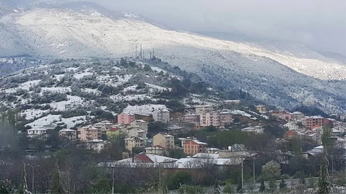 Nisan Ayında Simav Beyaza Büründü