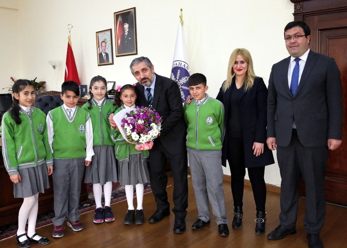 Öğrenciler Rektör Oldu