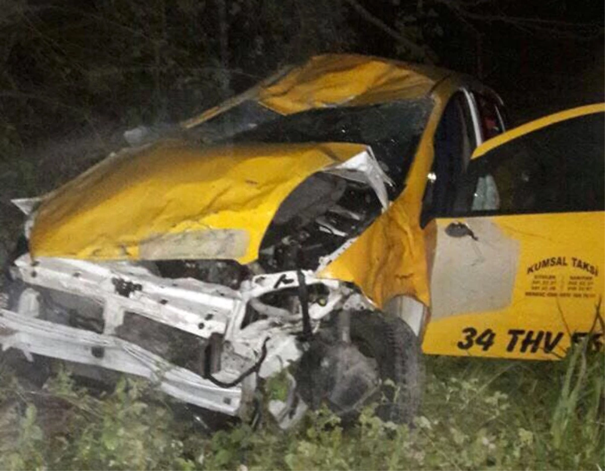 Sarıyer\'de Taksi Ormanlık Alana Uçtu