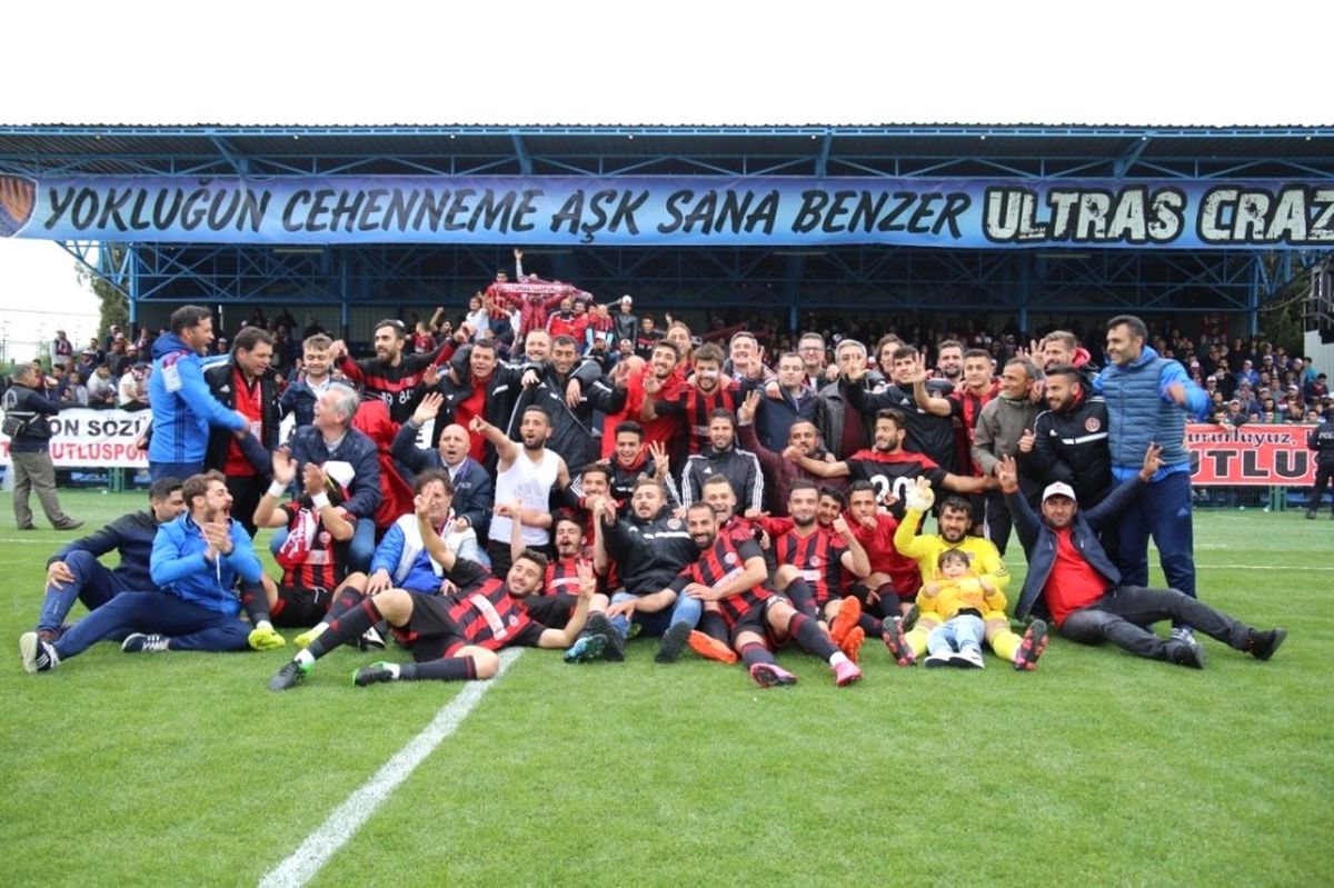 Turgutluspor 3. Lig\'e Çıktı