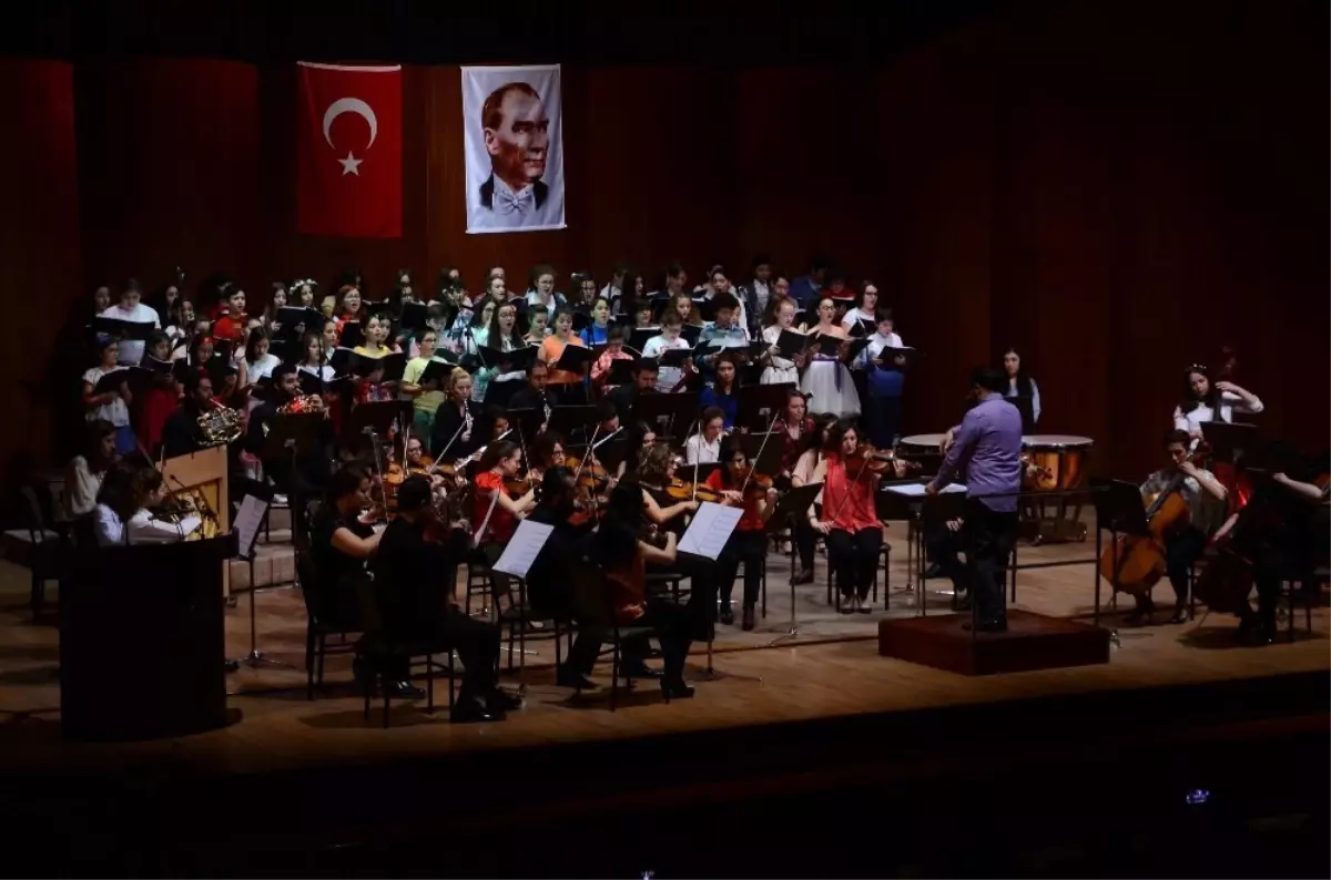 23 Nisan Şenlik Tadında Kutlandı