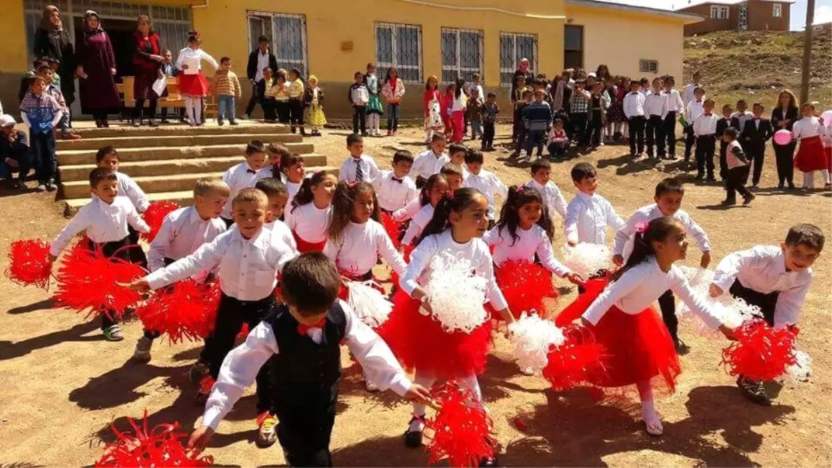 23 Nisan Ulusal Egemenlik ve Çocuk Bayramı Kutlandı