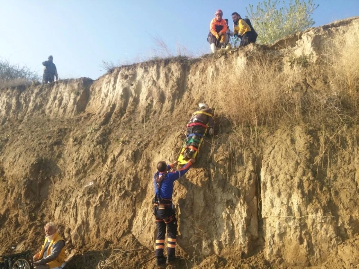 Afyonkarahisar\'da Trafik Kazası: 2 Ölü, 2 Yaralı