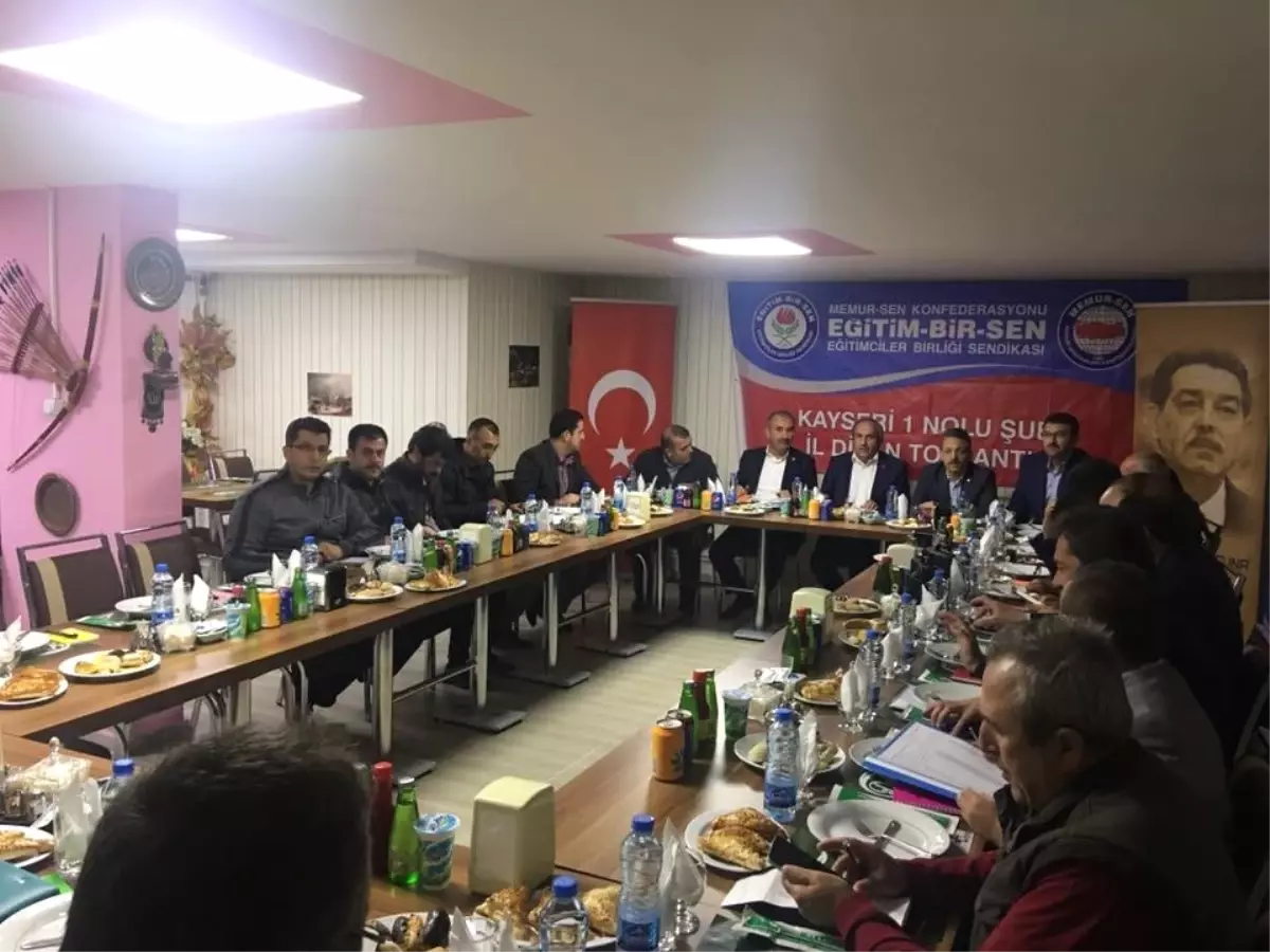 Aydın Kalkan, "Öğretmen İtibarını ve Saygınlığını Geri İstiyor"