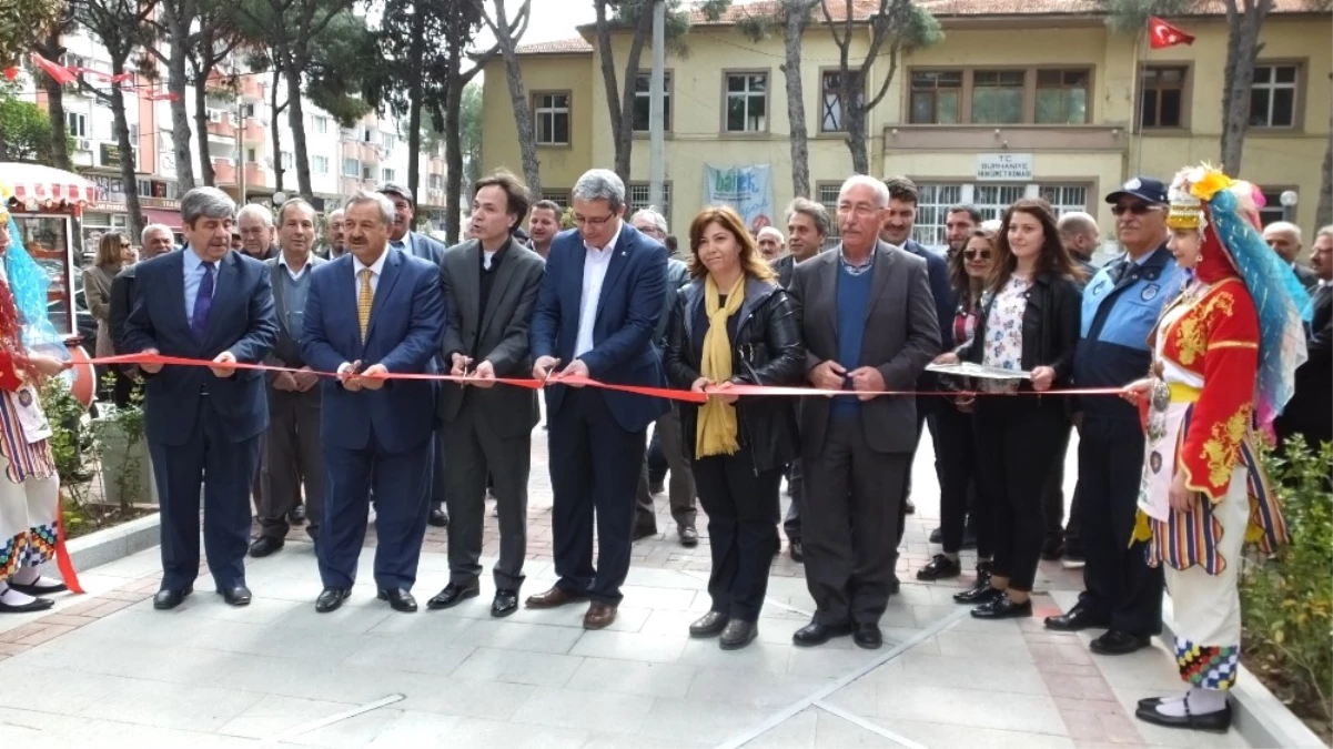 Burhaniye\'de Şehit Turhan Bayraktar Parkı Törenle Açıldı