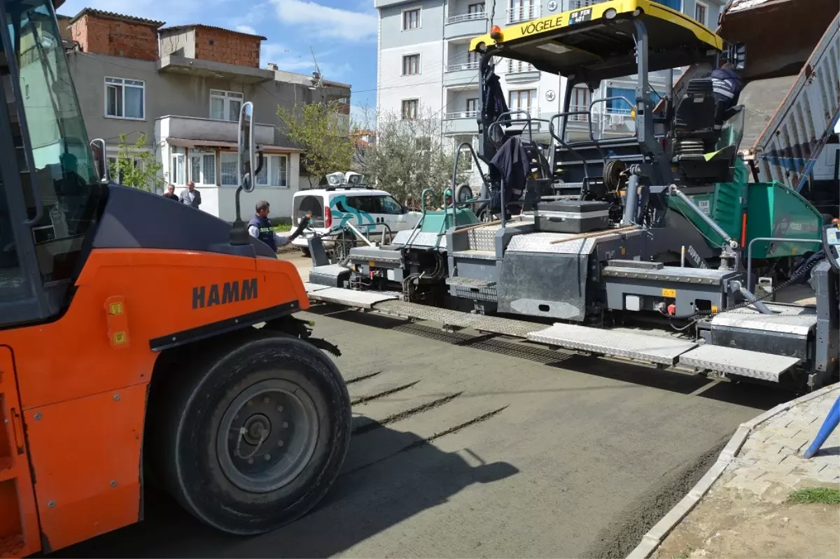 Çınarlı Mahallesi\'nde yol seferberliği sürüyor