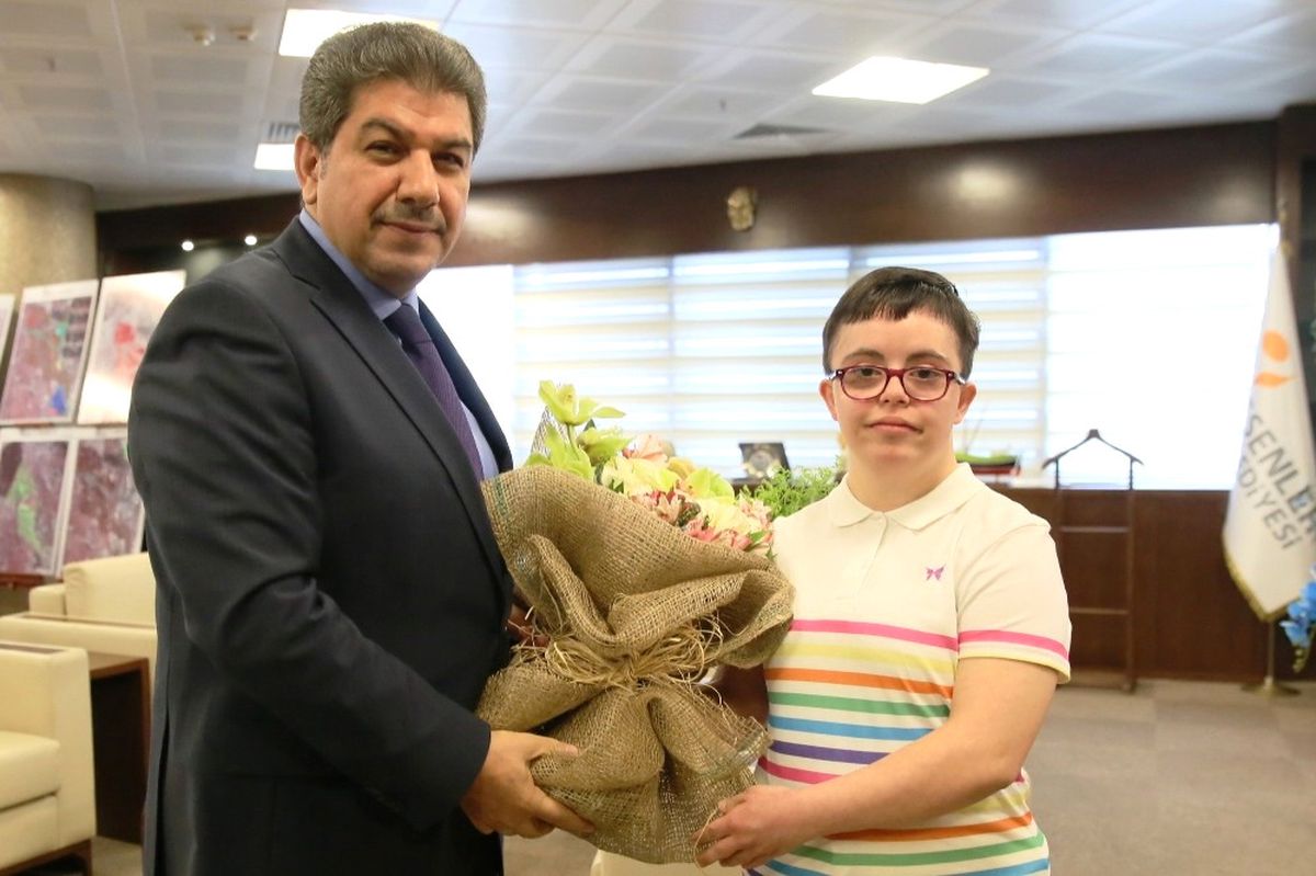 Down Sendromlu Rabia, Başkan Oldu