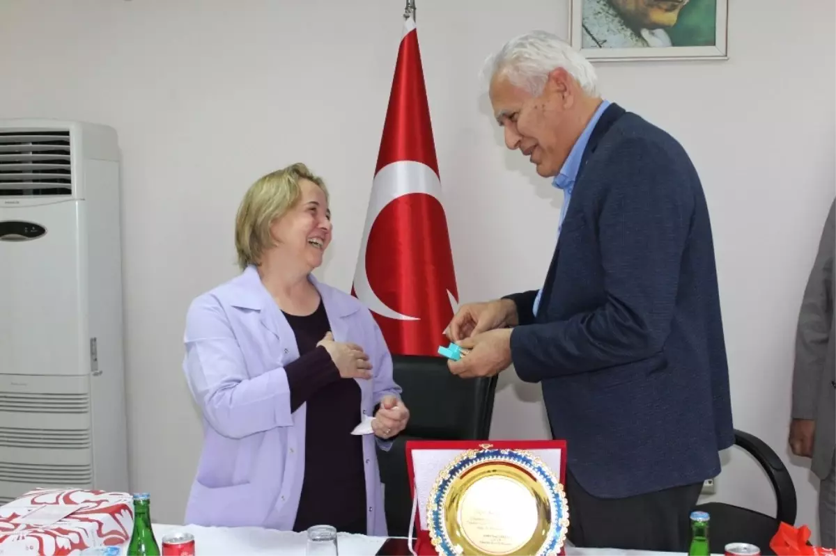 Esob Emekli Olan Personelini Plaketle Uğurladı