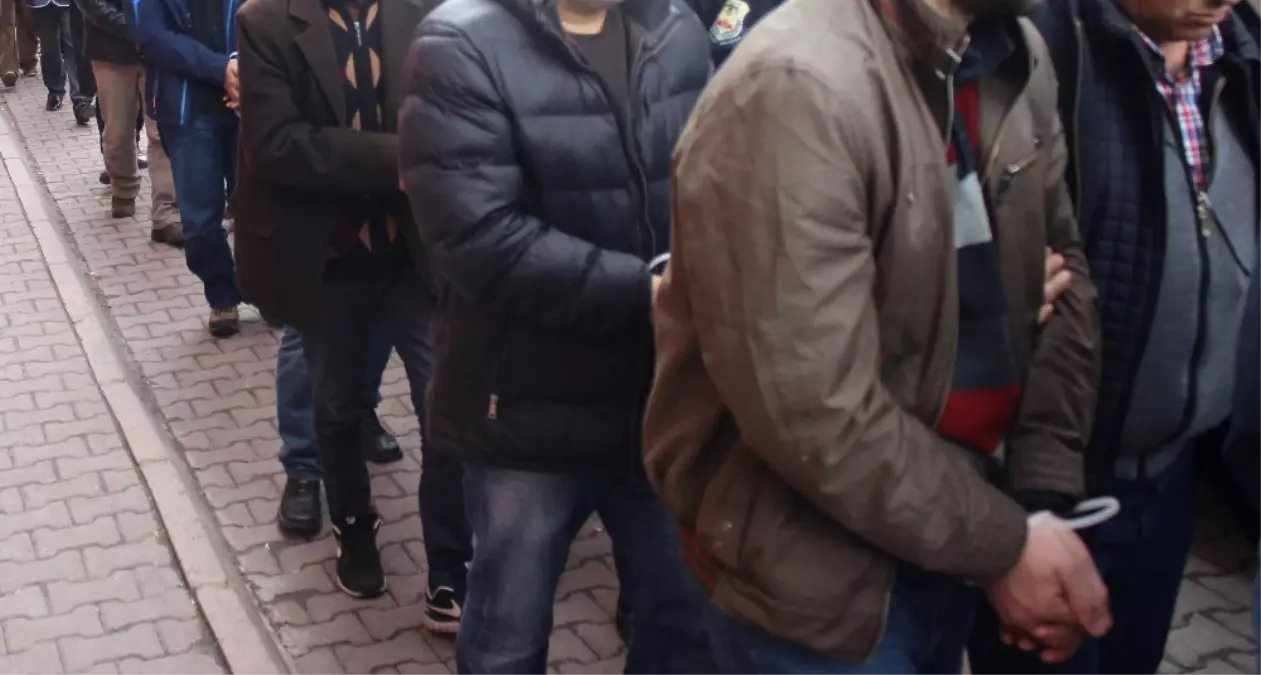 Fetö\'den Gözaltına Alınan 18 Kişi Adliyede (2)