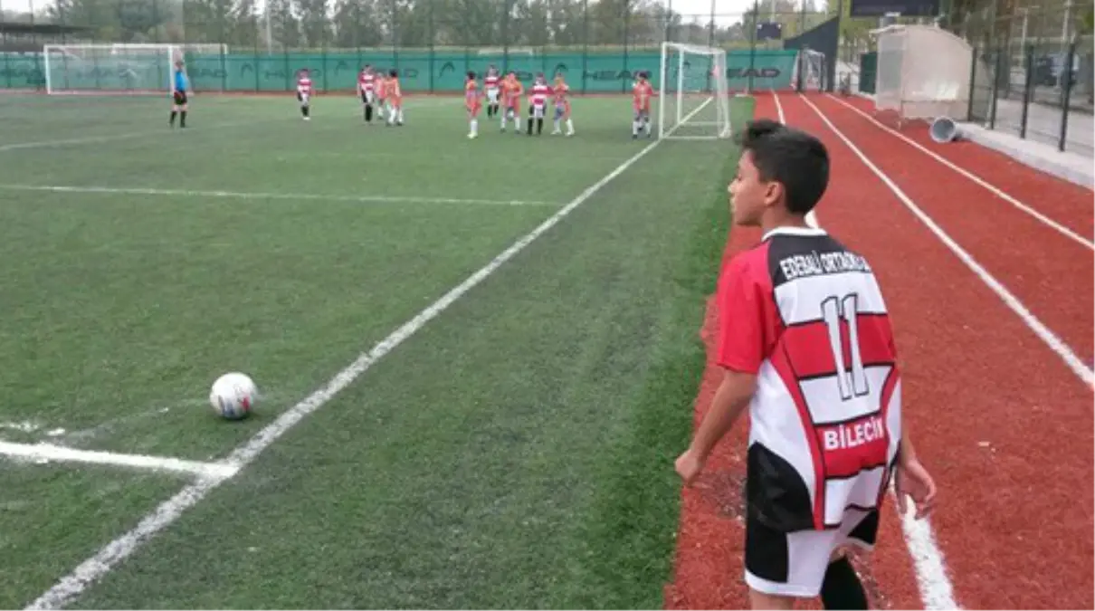 Futbolda Yarı Finale Yükselen Takımlar Belli Oldu