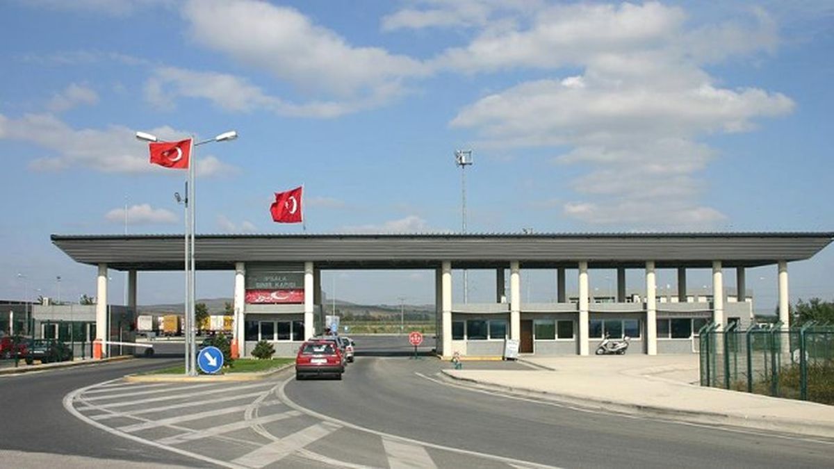 İpsala Sınır Kapısı\'ndan Geçişler Başladı