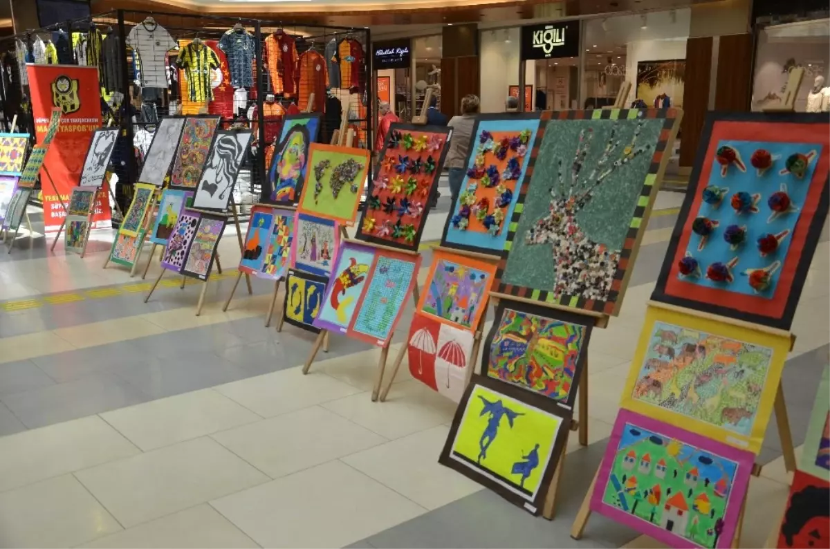 Köy Öğrencilerinin Hazırladığı El Sanatları Sergisi Yoğun İlgi Gördü