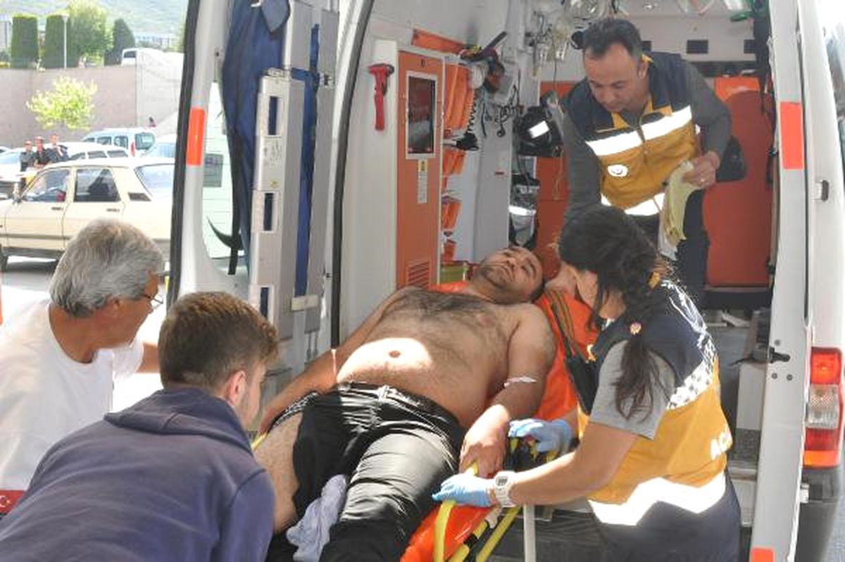 Ormanda Yaralı Halde Bulunan Kişi Hastaneye Kaldırıldı
