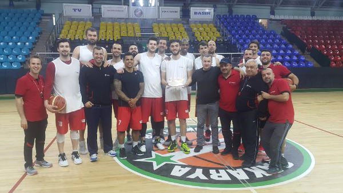Petkimspor Play Off\'u Bekliyor