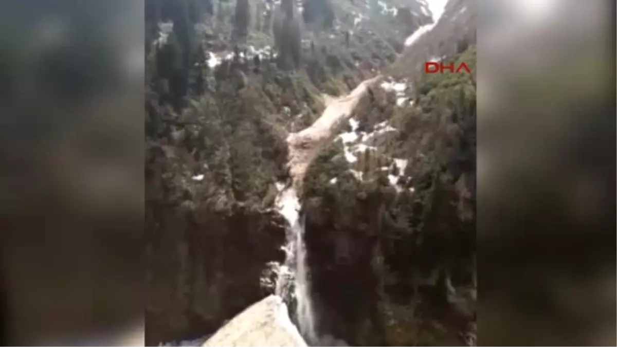 Rize\' de Çığın Düşme Anı