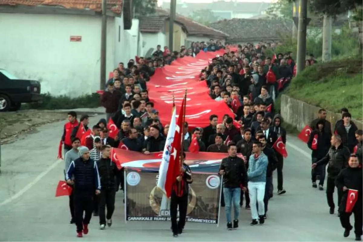 57\'nci Alay Vefa Yürüyüşünde 102 Metrelik Türk Bayrağı Taşıdılar